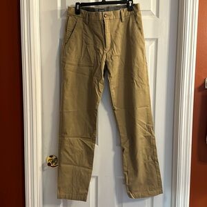 Men’s dockers khaki pants size 33 x 32.